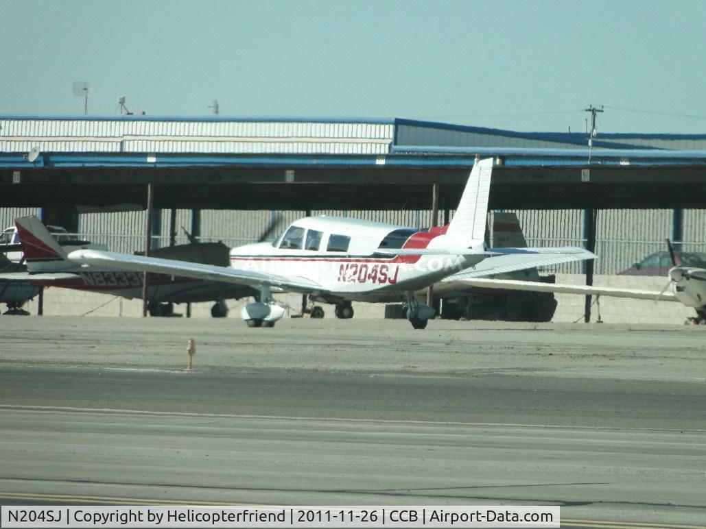 N204SJ, 1972 Piper PA-32-300 Cherokee Six Cherokee Six C/N 32-7240097, Taxiing towards the fuel pumps