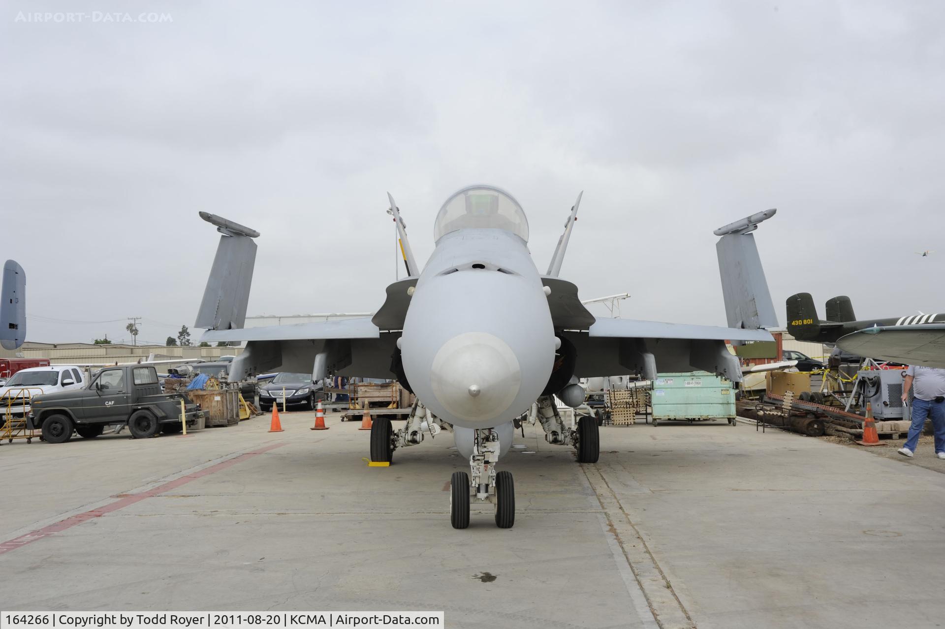164266, 1991 McDonnell Douglas F/A-18C Hornet C/N 1029/C245, Camarillo Airshow 2011
