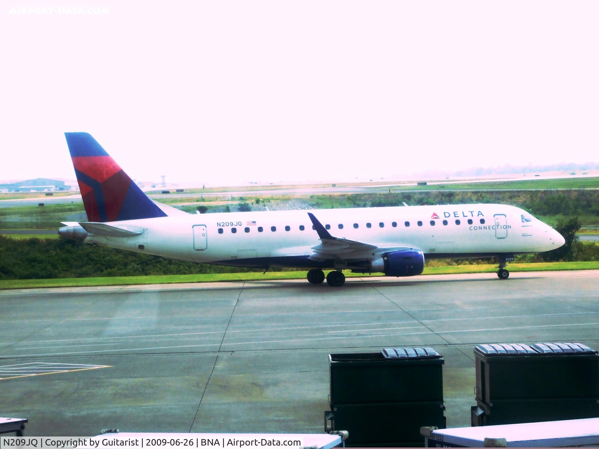 N209JQ, 2008 Embraer 175LR (ERJ-170-200LR) C/N 17000258, This ERJ 170 came in before my aeroplane and left before my aeroplane