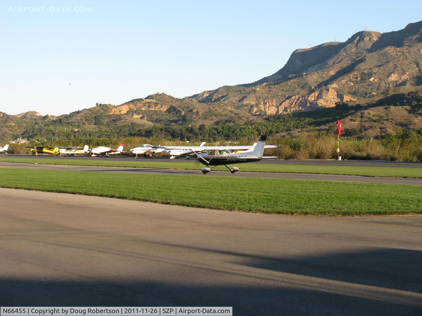 N66455, 1974 Cessna 150M C/N 15076061, 1974 Cessna 150M, Continental O-200 100 Hp, takeoff roll Rwy 04