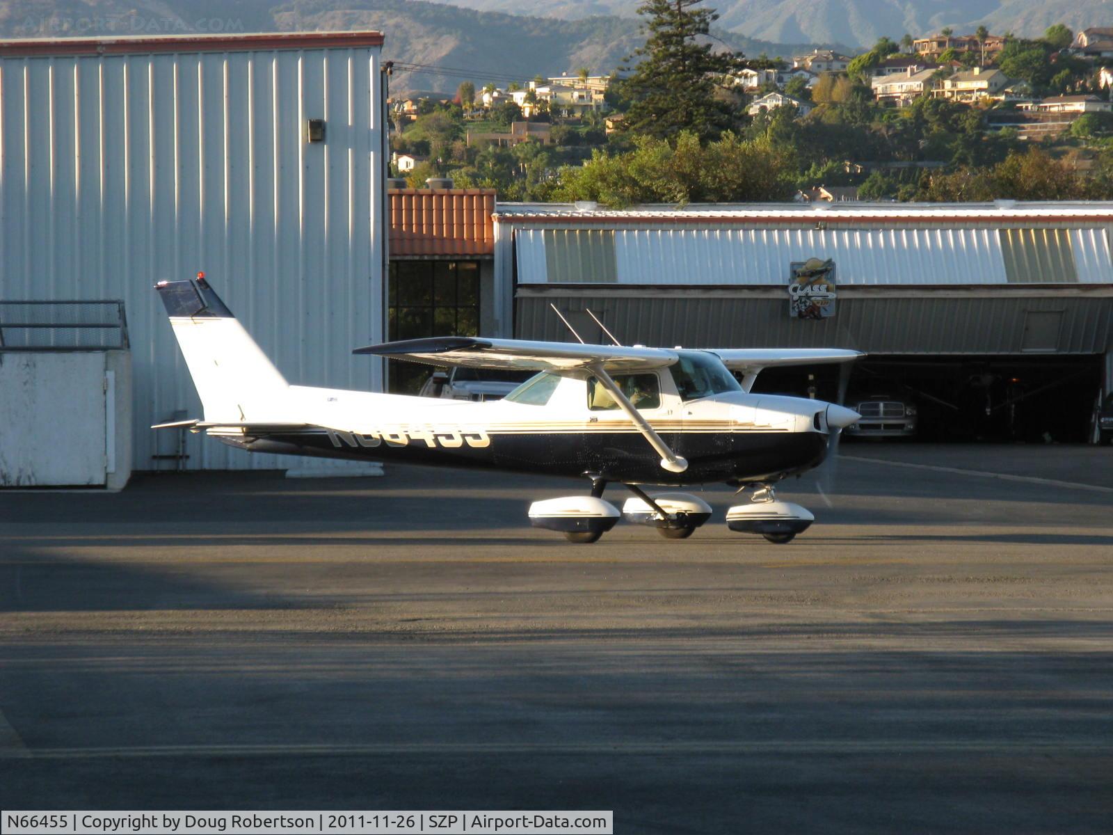 N66455, 1974 Cessna 150M C/N 15076061, 1974 Cessna 150M, Lycoming O-200 100 Hp, holding short 04 extended