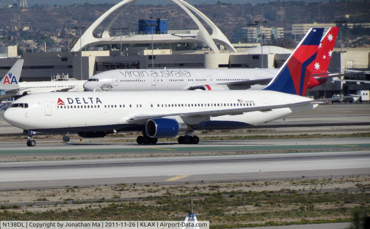 N138DL, 1991 Boeing 767-332 C/N 25409, Lots of Delta planes at LAX