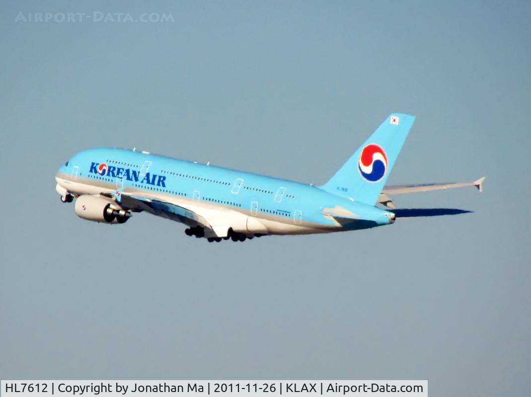 HL7612, 2011 Airbus A380-861 C/N 039, Korean Air A380 rockets out of LAX to Seoul