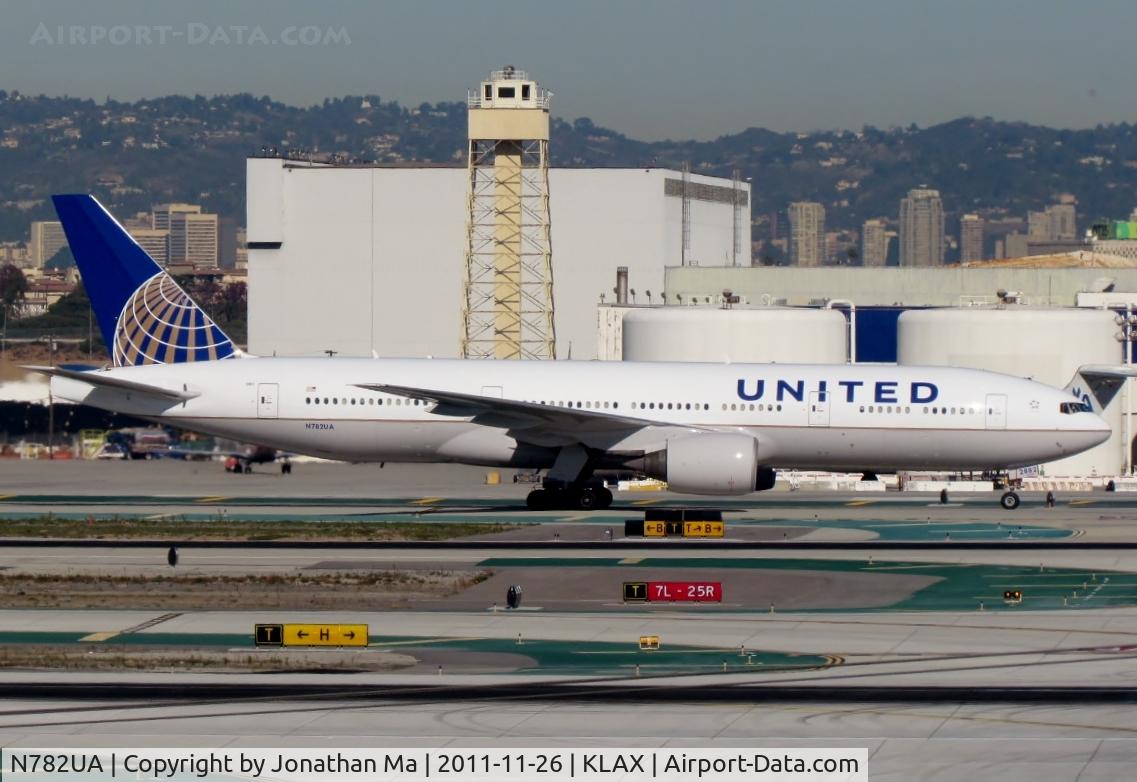N782UA, 1997 Boeing 777-222/ER C/N 26948, United 777 in new colors
