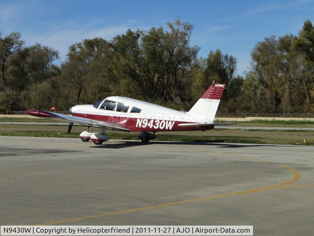 N9430W, 1968 Piper PA-28-235 C/N 28-11136, Taxiing westbound