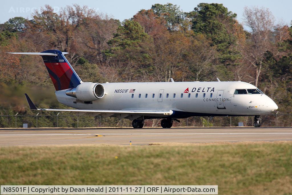 N8501F, 2001 Bombardier CRJ-200LR (CL-600-2B19) C/N 7501, Delta Connection (Pinnacle Airlines) N8501F (FLT FLG3919) on takeoff roll on RWY 23 en route to Detroit Metro Wayne County (KDTW).