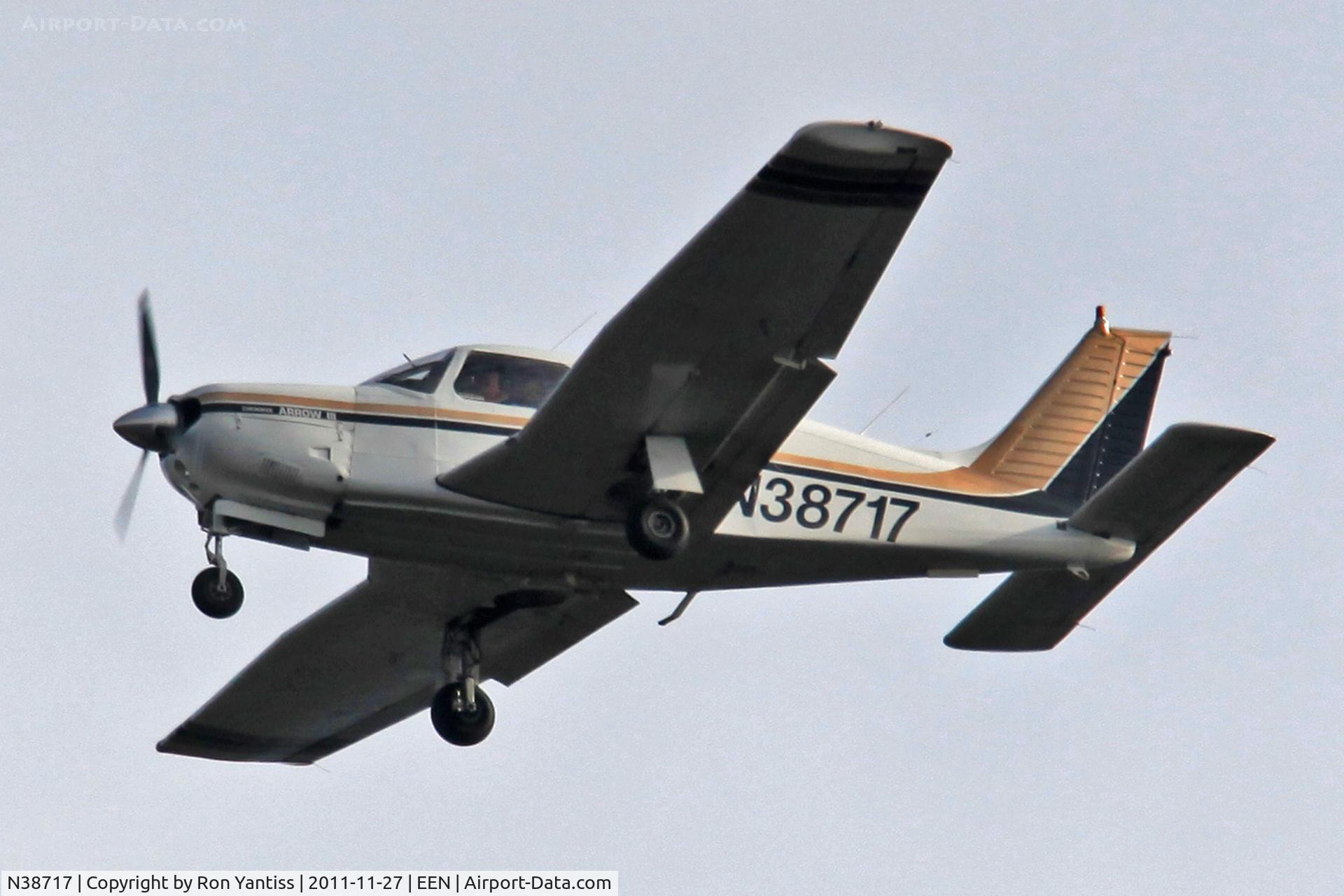 N38717, 1977 Piper PA-28R-201 Cherokee Arrow III C/N 28R-7737110, Straight-in final for runway 02, Dillant-Hopkins Airport, Keene, NH