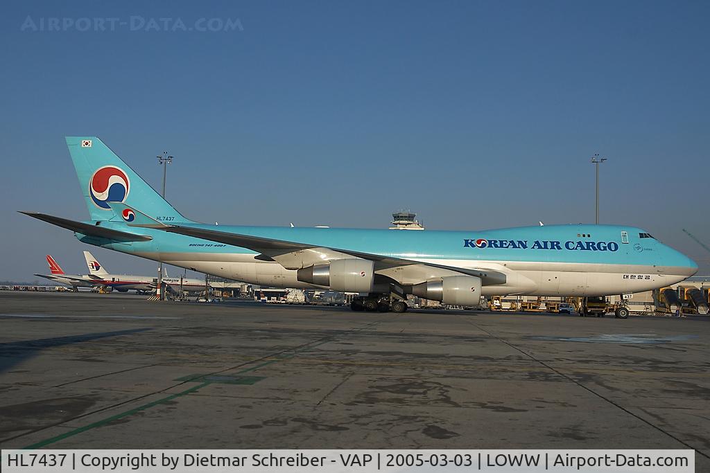 HL7437, 2003 Boeing 747-4B5F/SCD C/N 32808, Korean Air Boeing 747-400