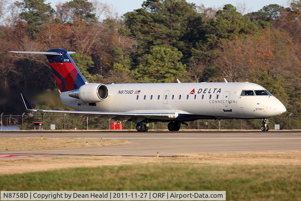 N8758D, 2003 Bombardier CRJ-200 (CL-600-2B19) C/N 7758, Delta Connection (Pinnacle Airlines) N8758D (FLT FLG4143) on takeoff roll on RWY 23 en route to Boston Logan Int'l (KBOS).