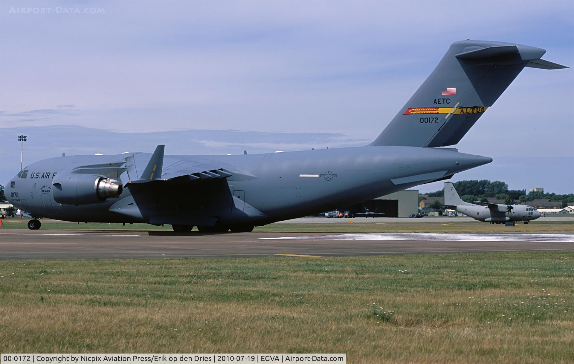00-0172, 2001 Boeing C-17A Globemaster III C/N P-72, Atus AFB based, AETC, C-17A Globemaster III on the runway at RAF Fairford.