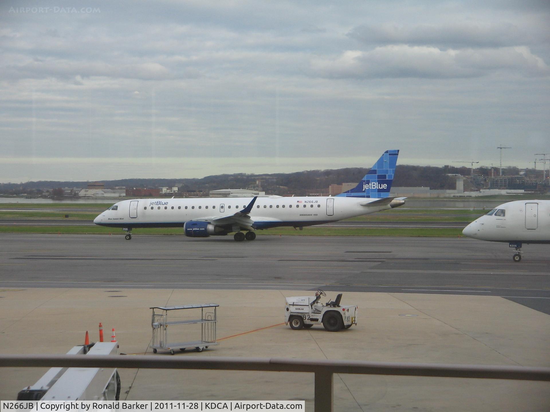 N266JB, 2007 Embraer ERJ-190-100 IGW 190AR C/N 19000054, Jet Blue taxi DCA