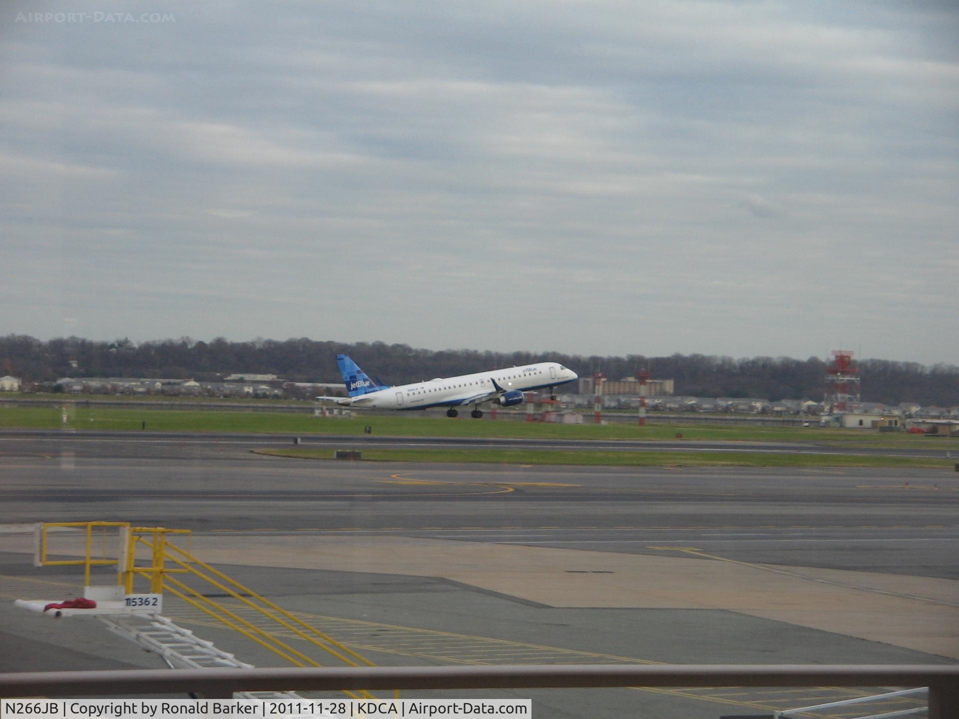 N266JB, 2007 Embraer ERJ-190-100 IGW 190AR C/N 19000054, Jet Blue departing DCA