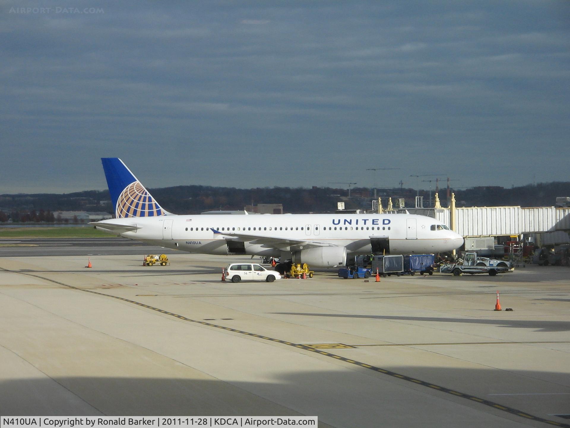 N410UA, 1994 Airbus A320-232 C/N 463, DCA, VA