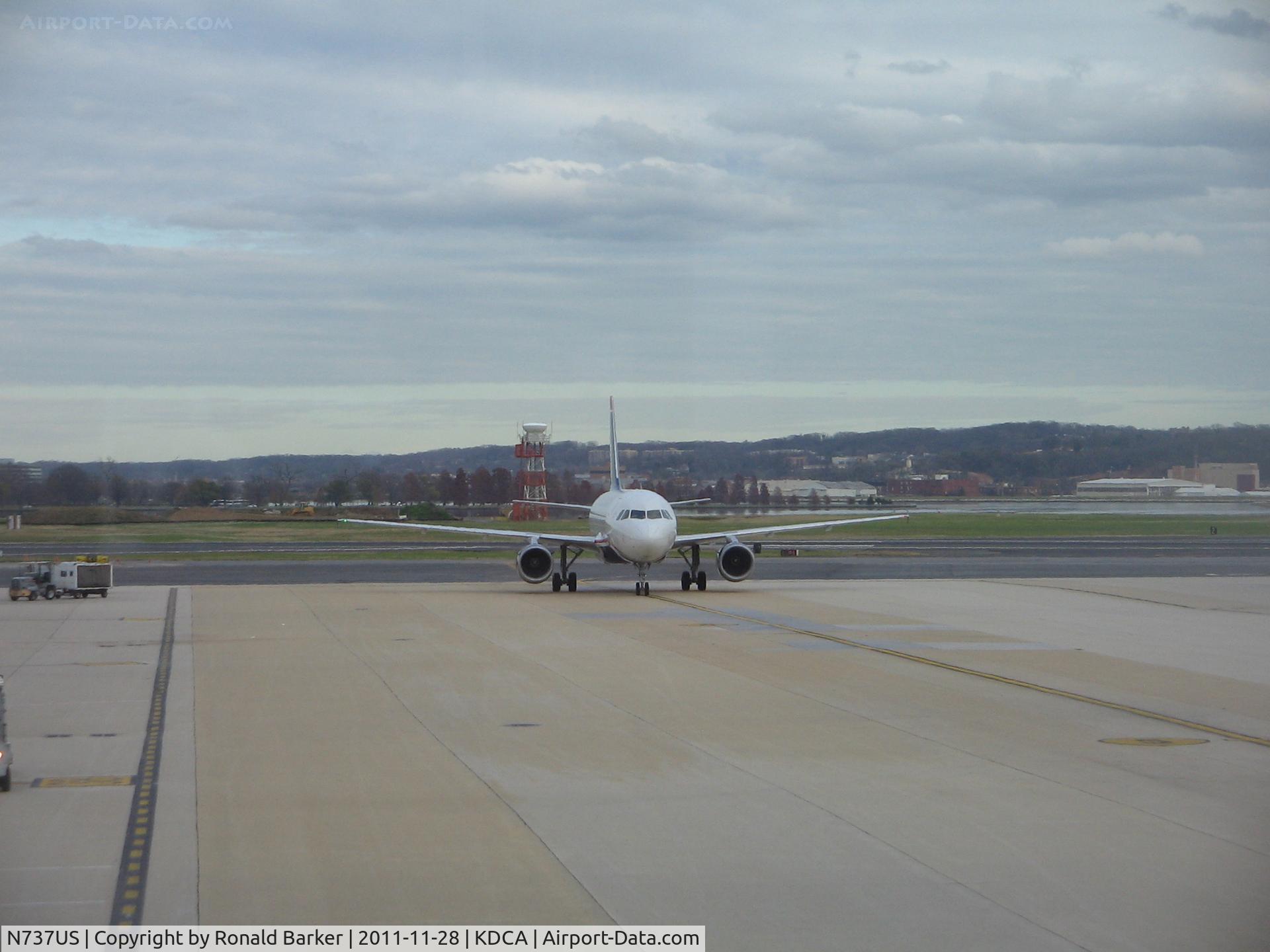 N737US, 2000 Airbus A319-112 C/N 1245, DCA, VA
