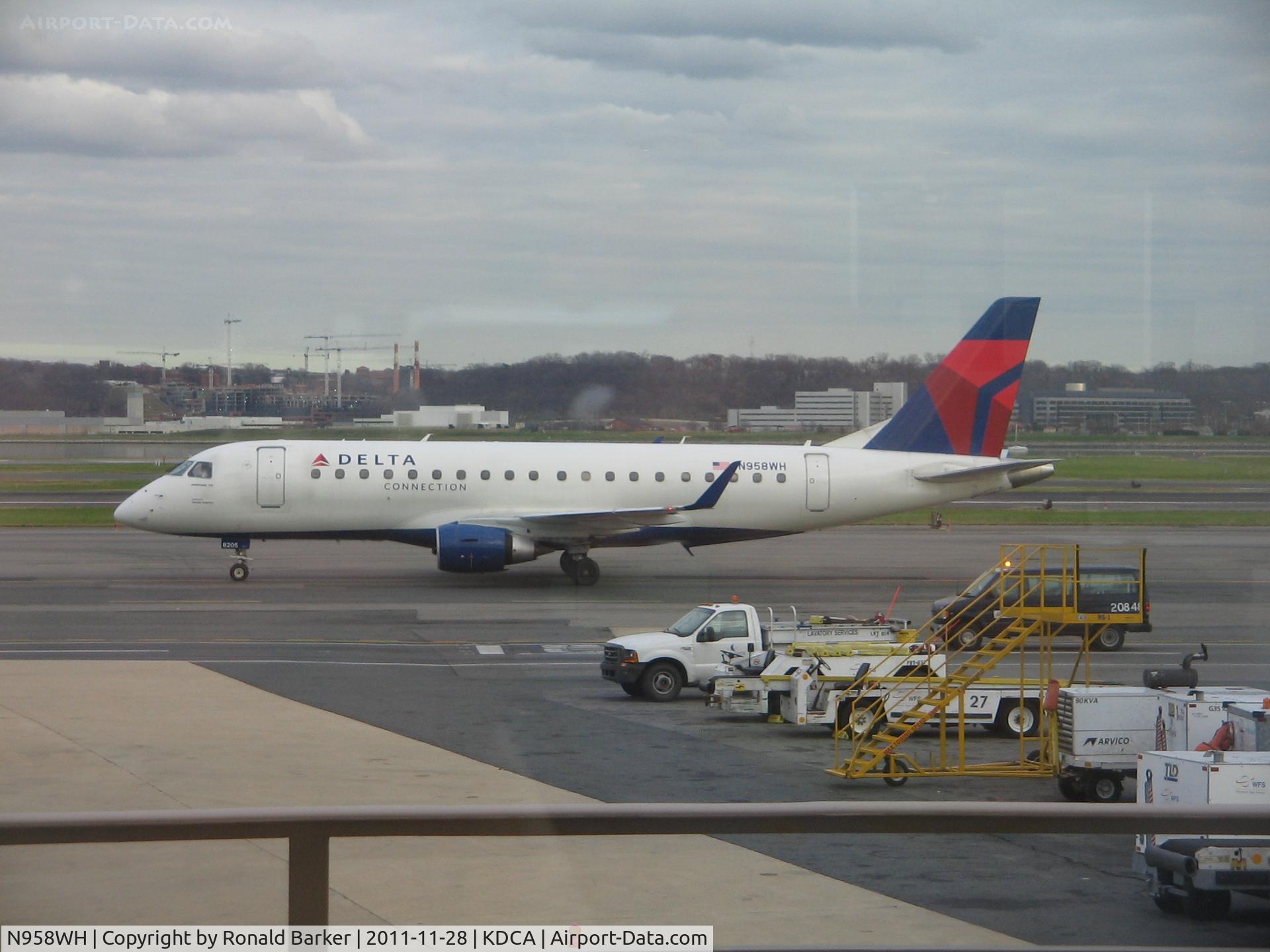N958WH, 2008 Embraer 175LR (ERJ-170-200LR) C/N 17000248, DCA, VA