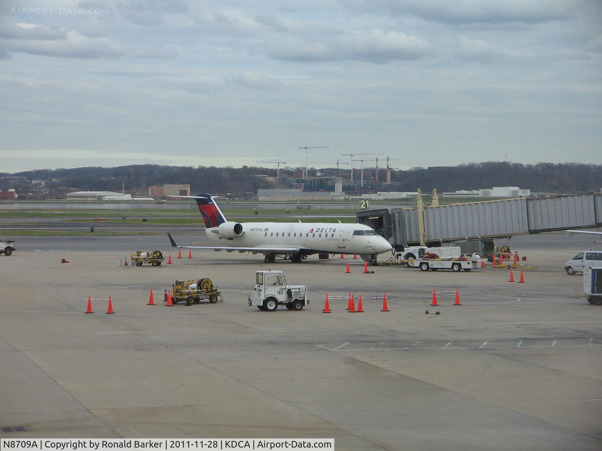 N8709A, 2002 Bombardier CRJ-200 (CL-600-2B19) C/N 7709, DCA, VA