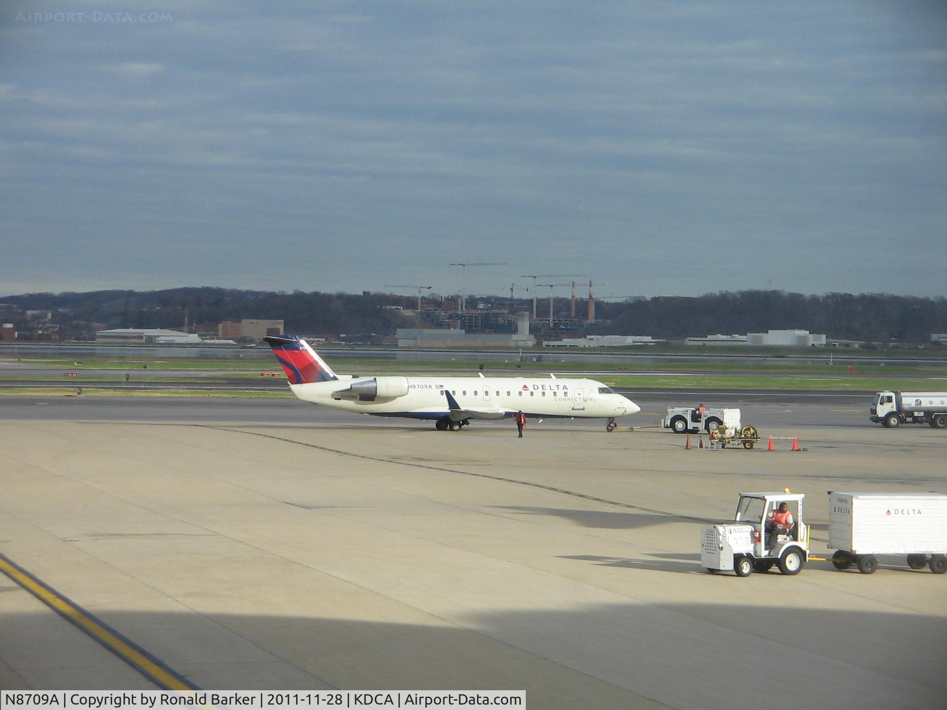 N8709A, 2002 Bombardier CRJ-200 (CL-600-2B19) C/N 7709, DCA, VA