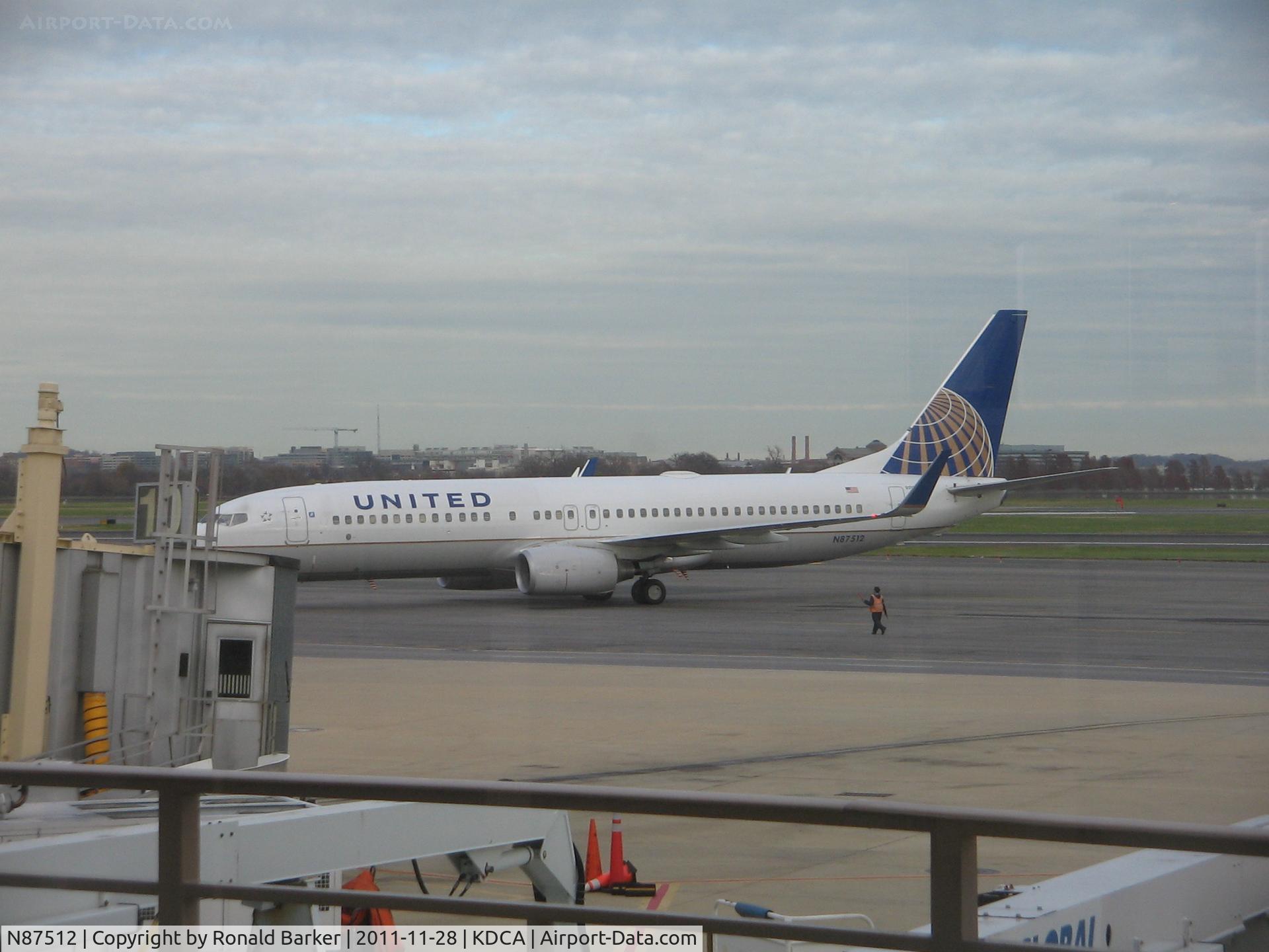 N87512, 2008 Boeing 737-824 C/N 33458, DCA, VA