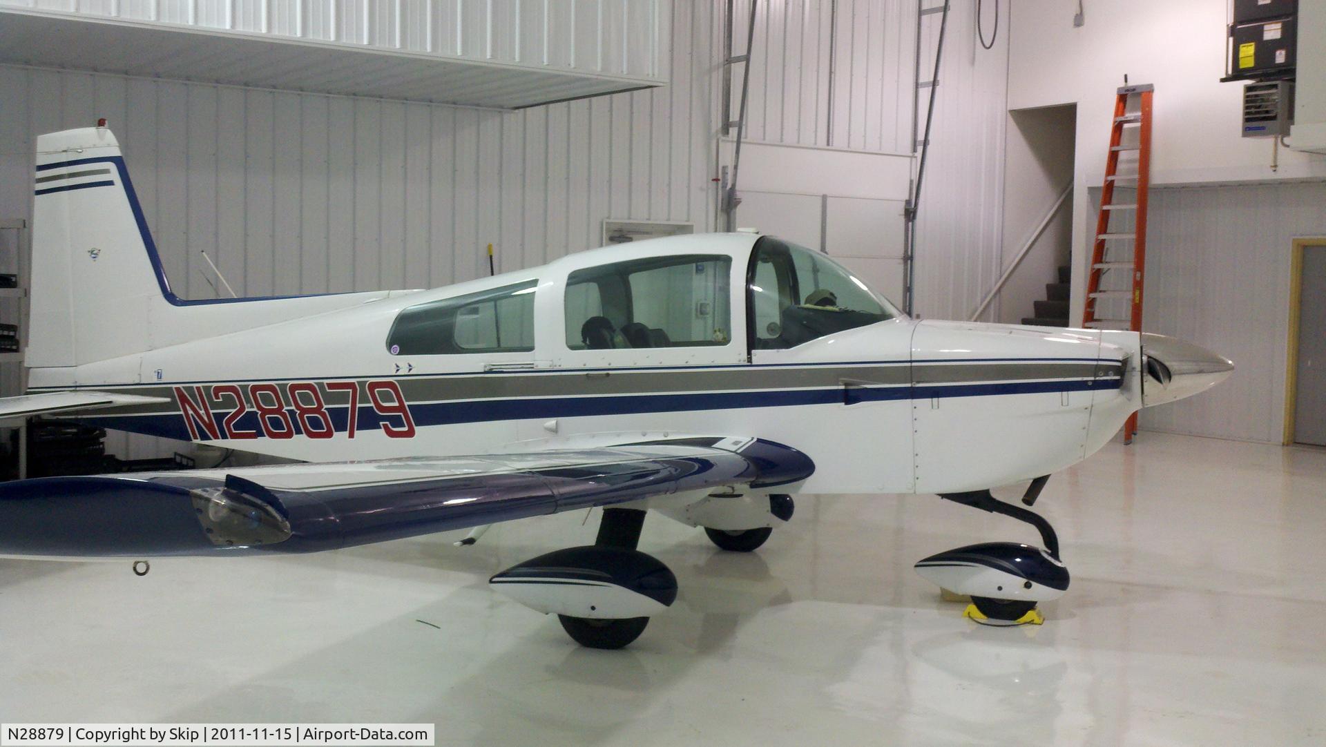 N28879, 1978 Grumman American AA-5B Tiger C/N AA5B0877, New Hangar