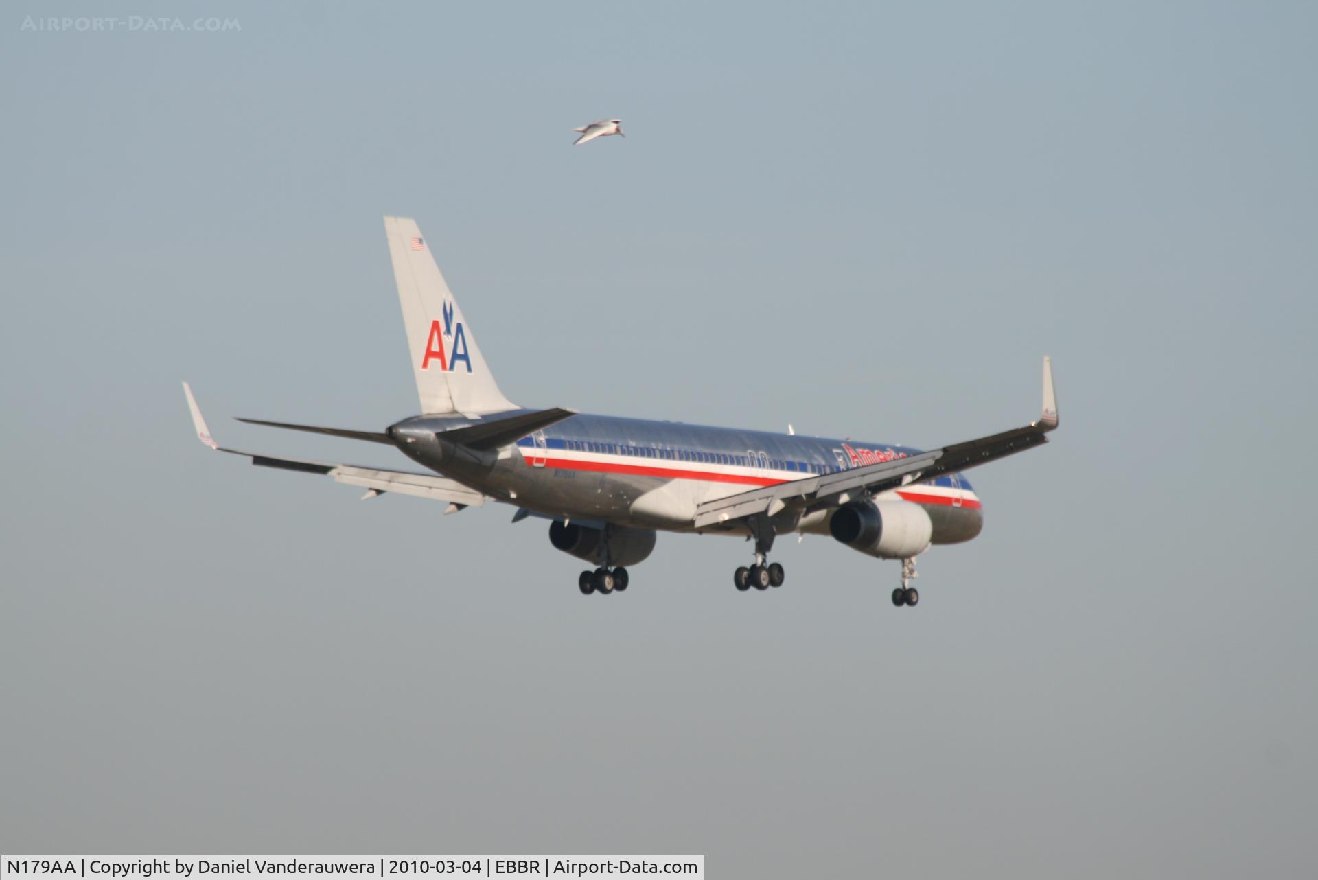 N179AA, 2002 Boeing 757-223 C/N 32397, Flying together ...