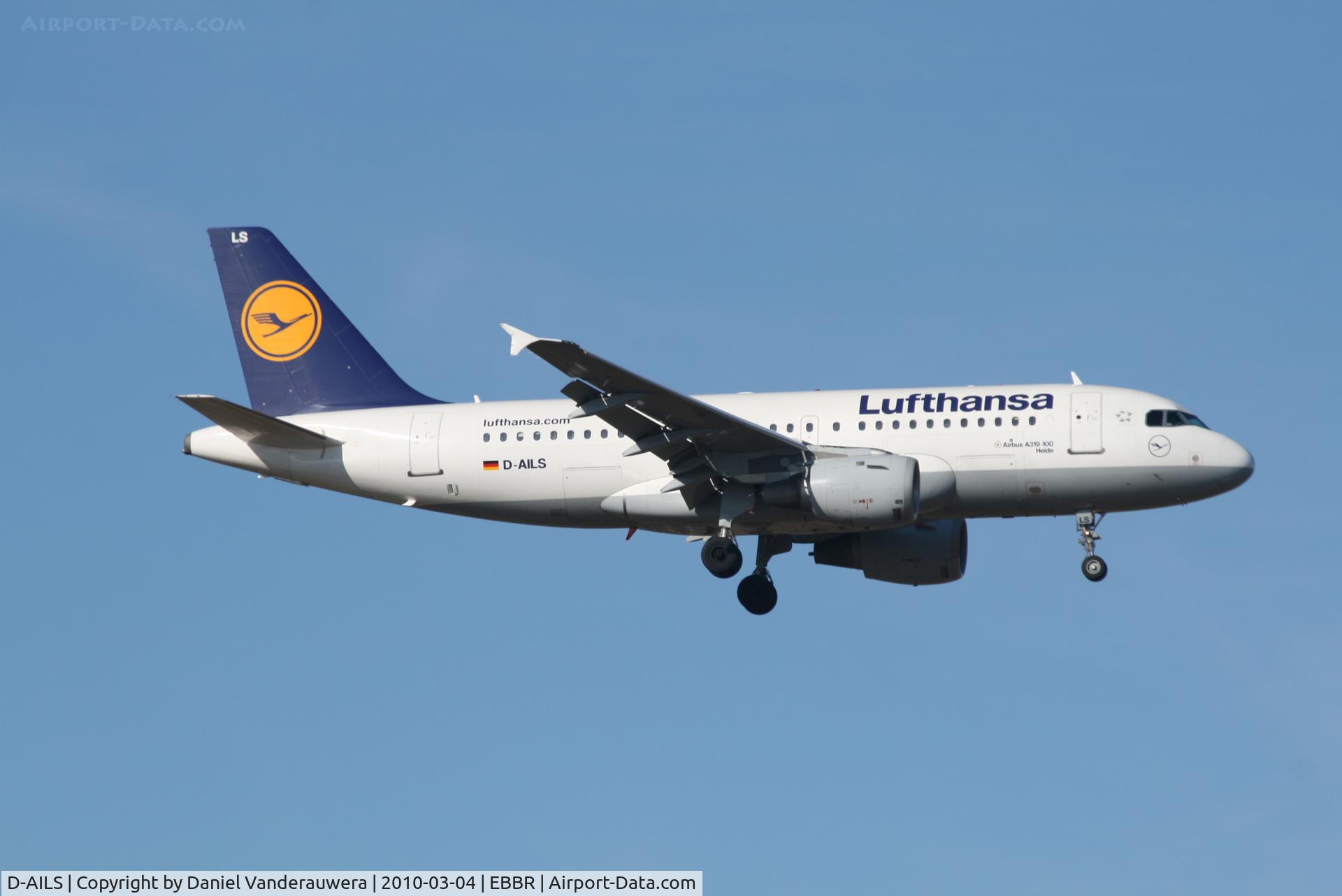 D-AILS, 1997 Airbus A319-114 C/N 729, Arrival of flight LH4572  to RWY 02