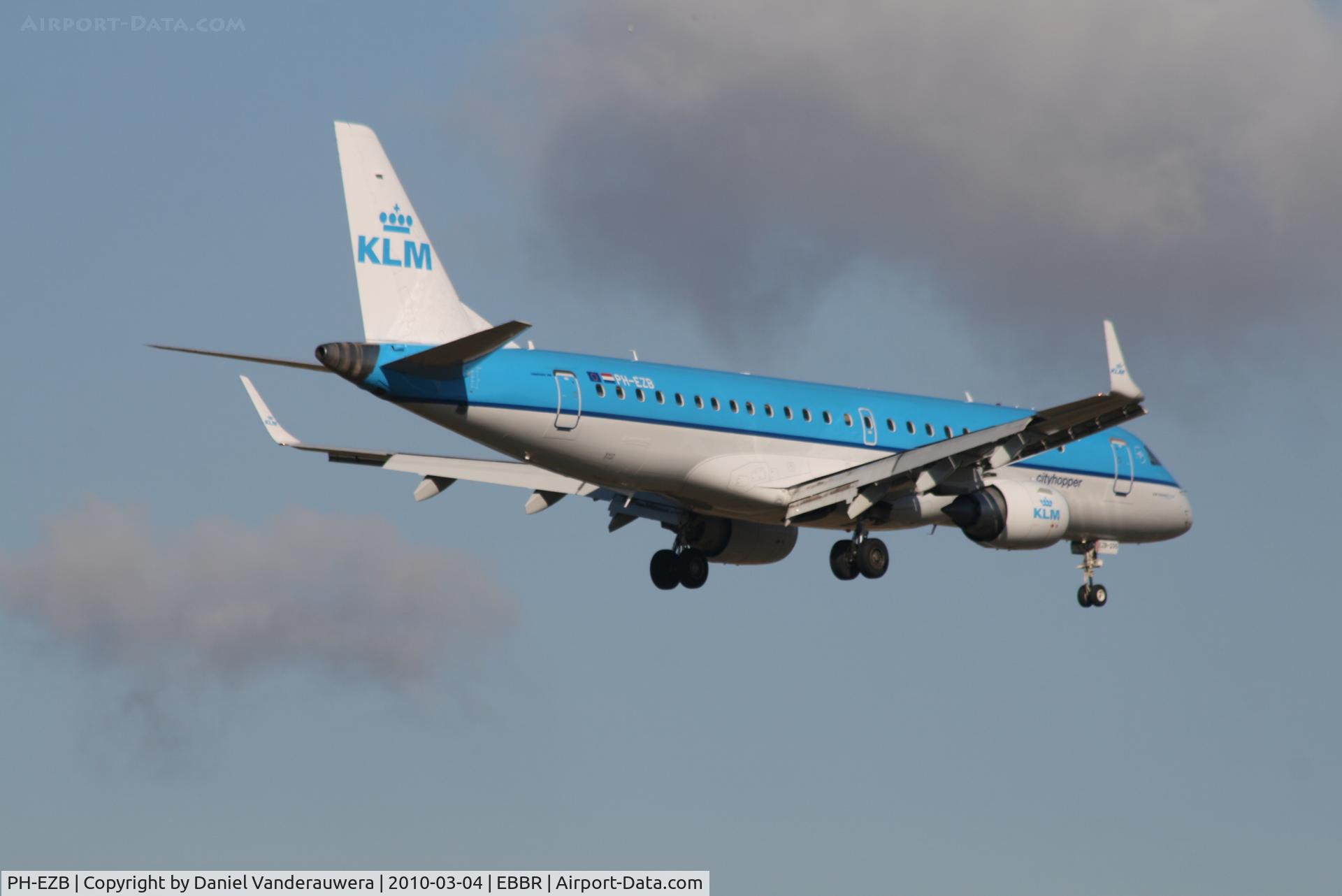 PH-EZB, 2008 Embraer 190LR (ERJ-190-100LR) C/N 19000235, Flight KL1723 is descending to RWY 02