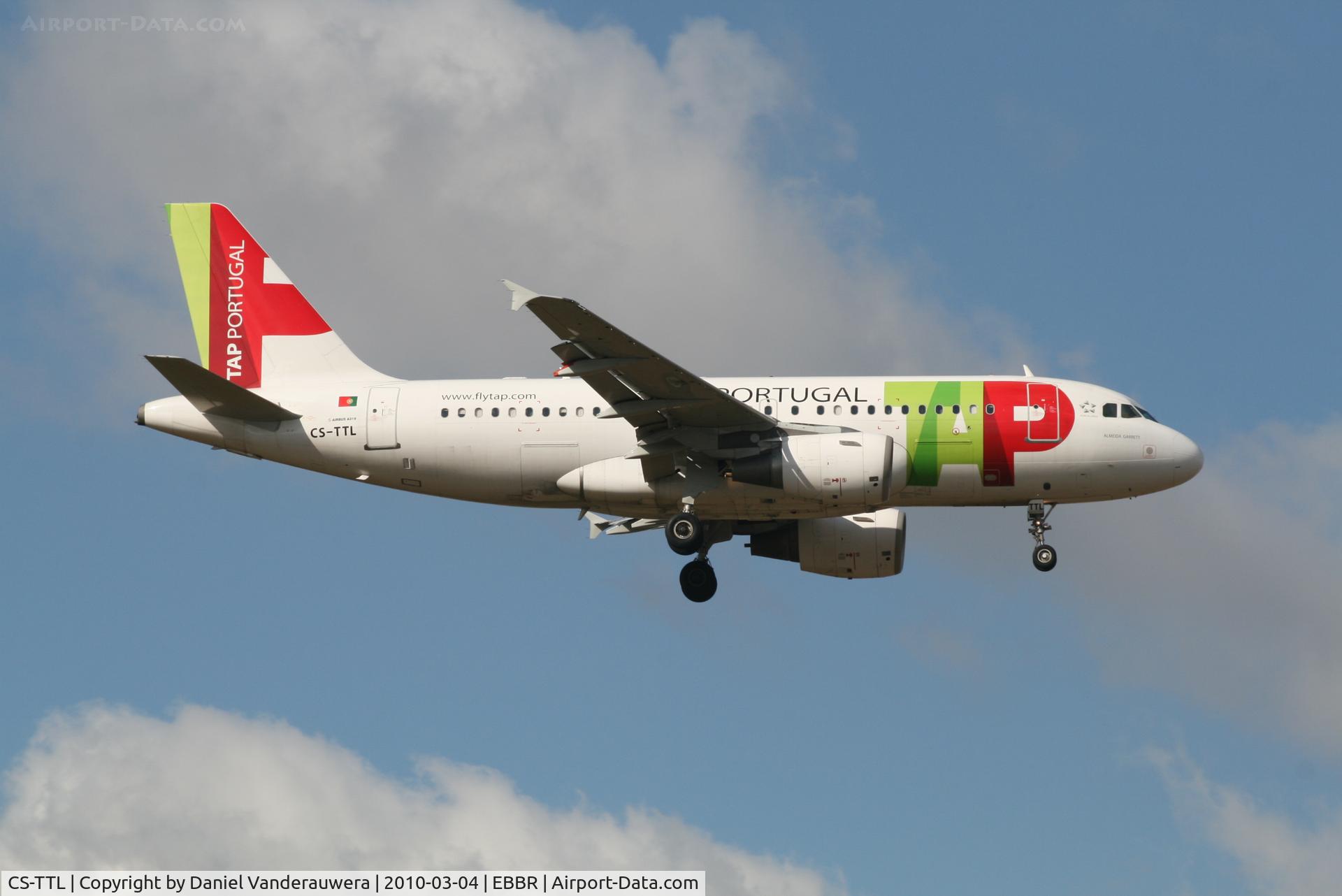 CS-TTL, 1999 Airbus A319-111 C/N 1100, Arrival of flight TP604 to RWY 02
