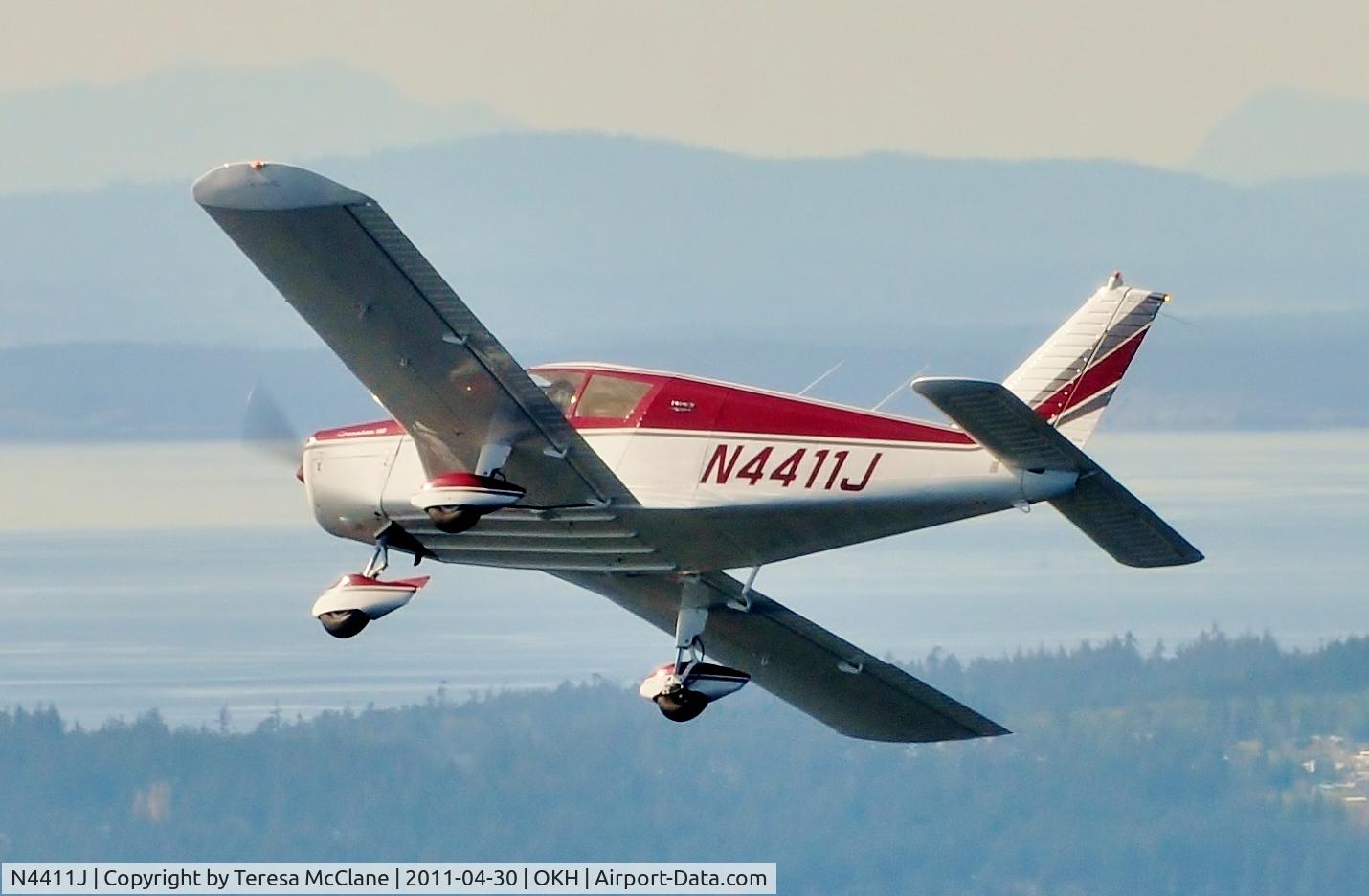 N4411J, 1967 Piper PA-28-140 Cherokee C/N 28-22806, Over Whidbey Island