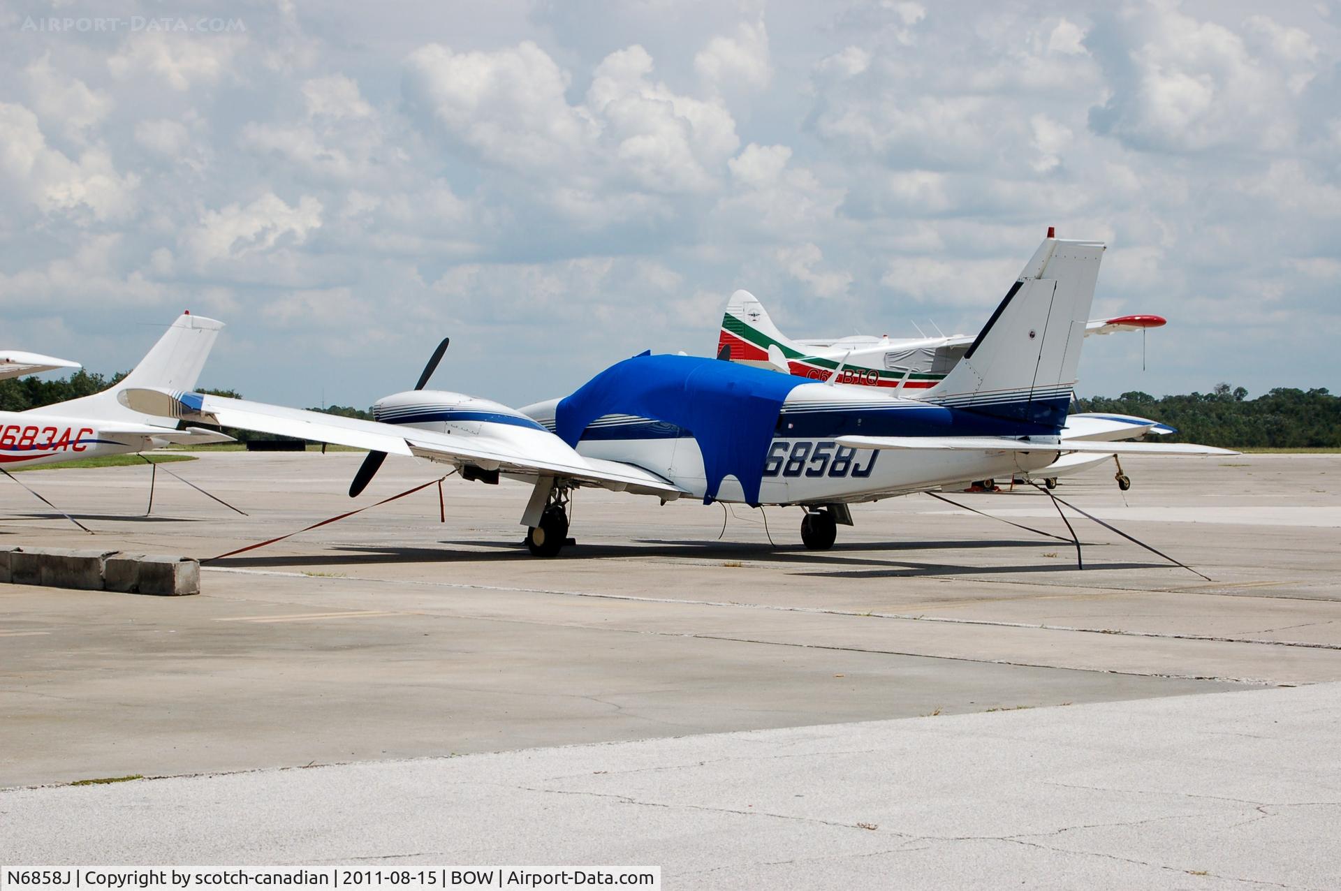N6858J, 1976 Piper PA-34-200T C/N 34-7670294, 1976 Piper PA-34-200T N6858J at Bartow Municipal Airport, Bartow, FL