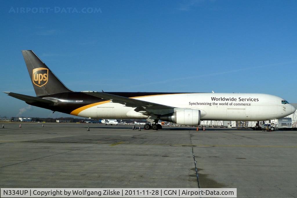 N334UP, 2001 Boeing 767-34AF C/N 32844, visitor
