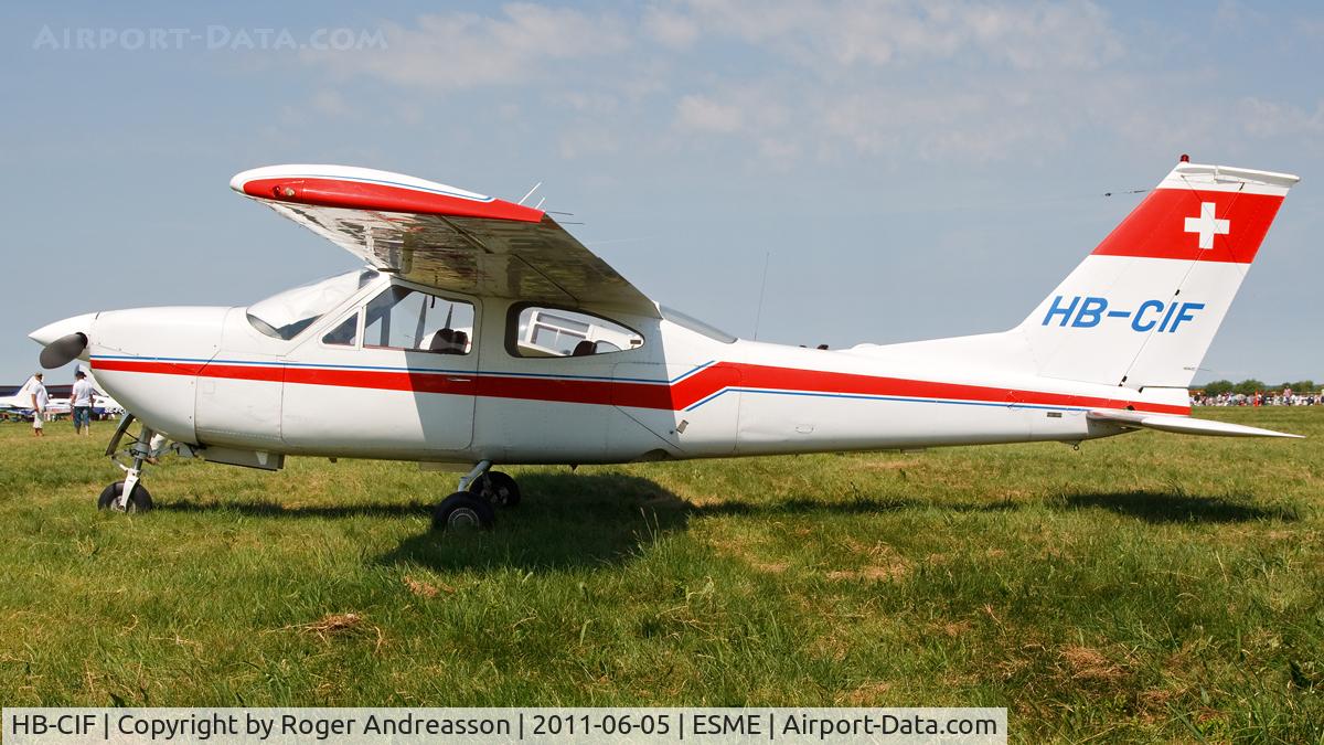 HB-CIF, 1975 Reims F177RG Cardinal RG C/N F177RG0123, At EAA Fly-In