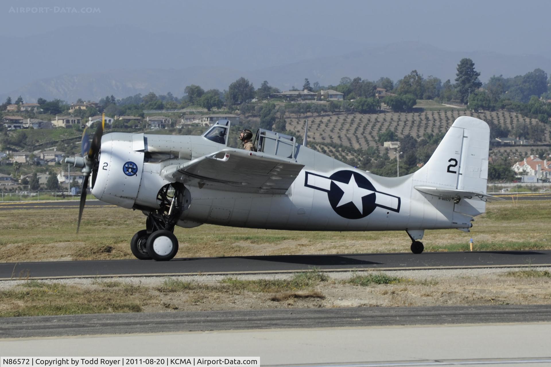 N86572, General Motors (Grumman) FM-2 Wildcat C/N 5626, Taxi for departure