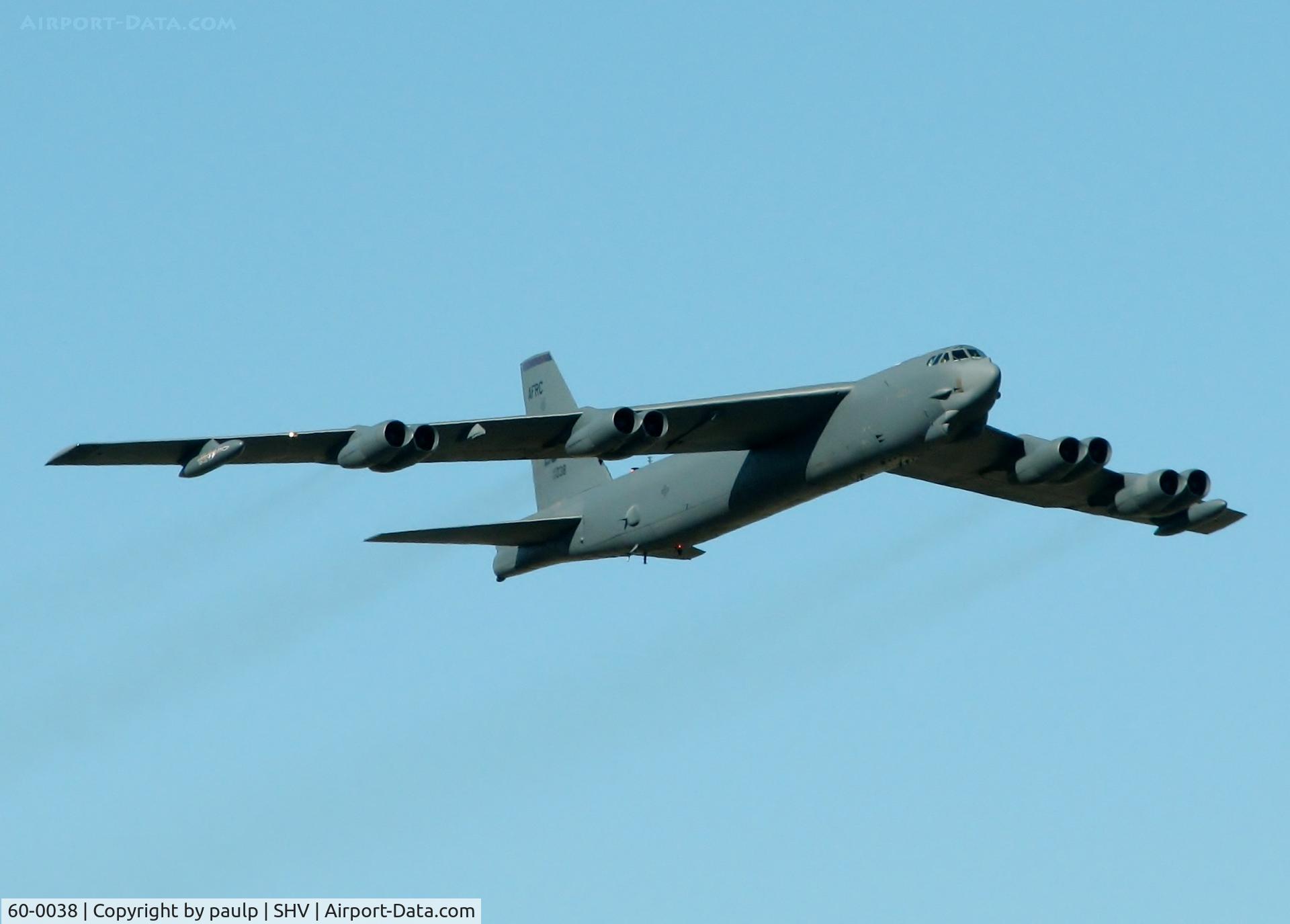 60-0038, 1960 Boeing B-52H Stratofortress C/N 464403, Off of Rwy 14 at Shreveport Regional.