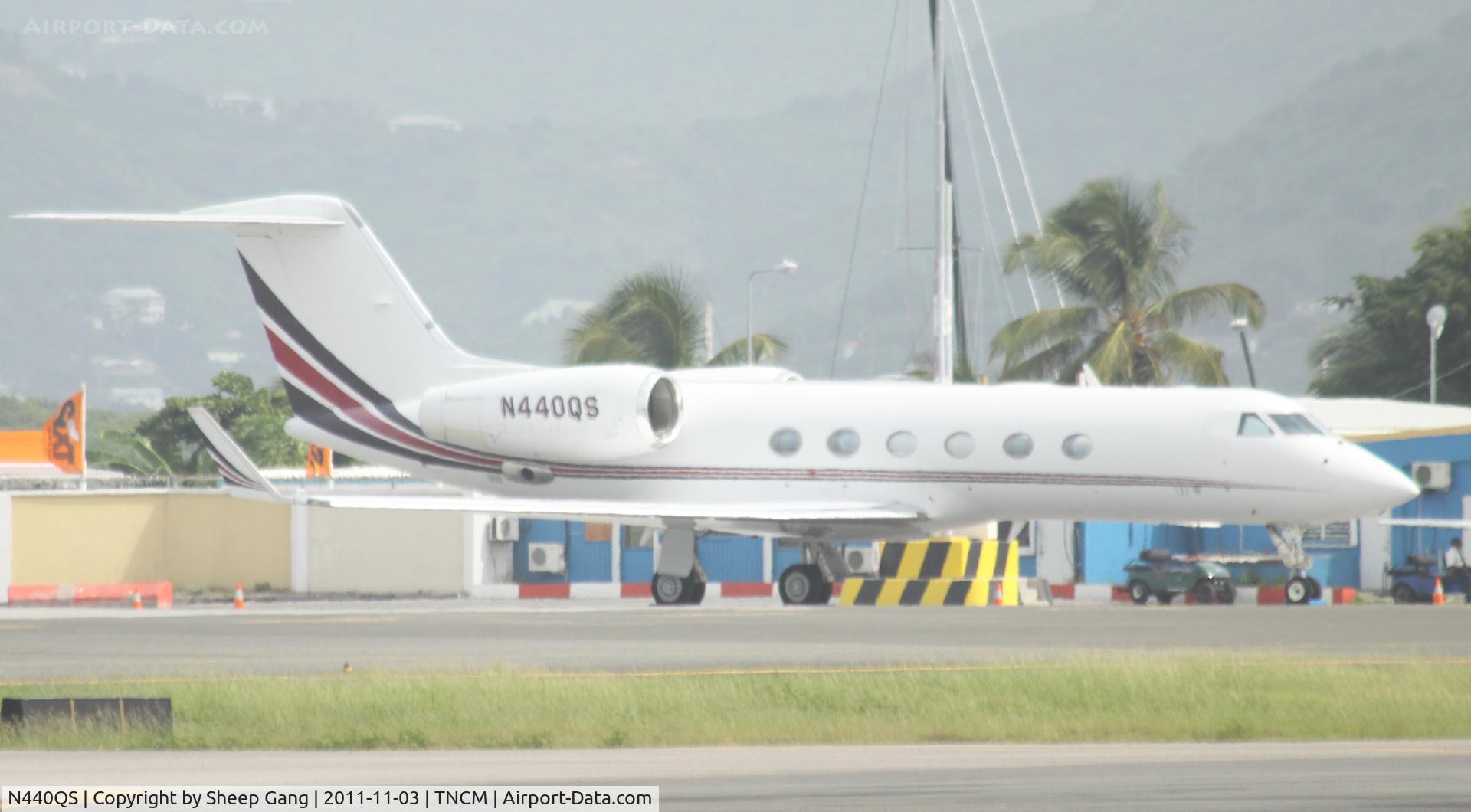 N440QS, 2005 Gulfstream Aerospace GIV-X (G450) C/N 4025, N440QS at TNCM