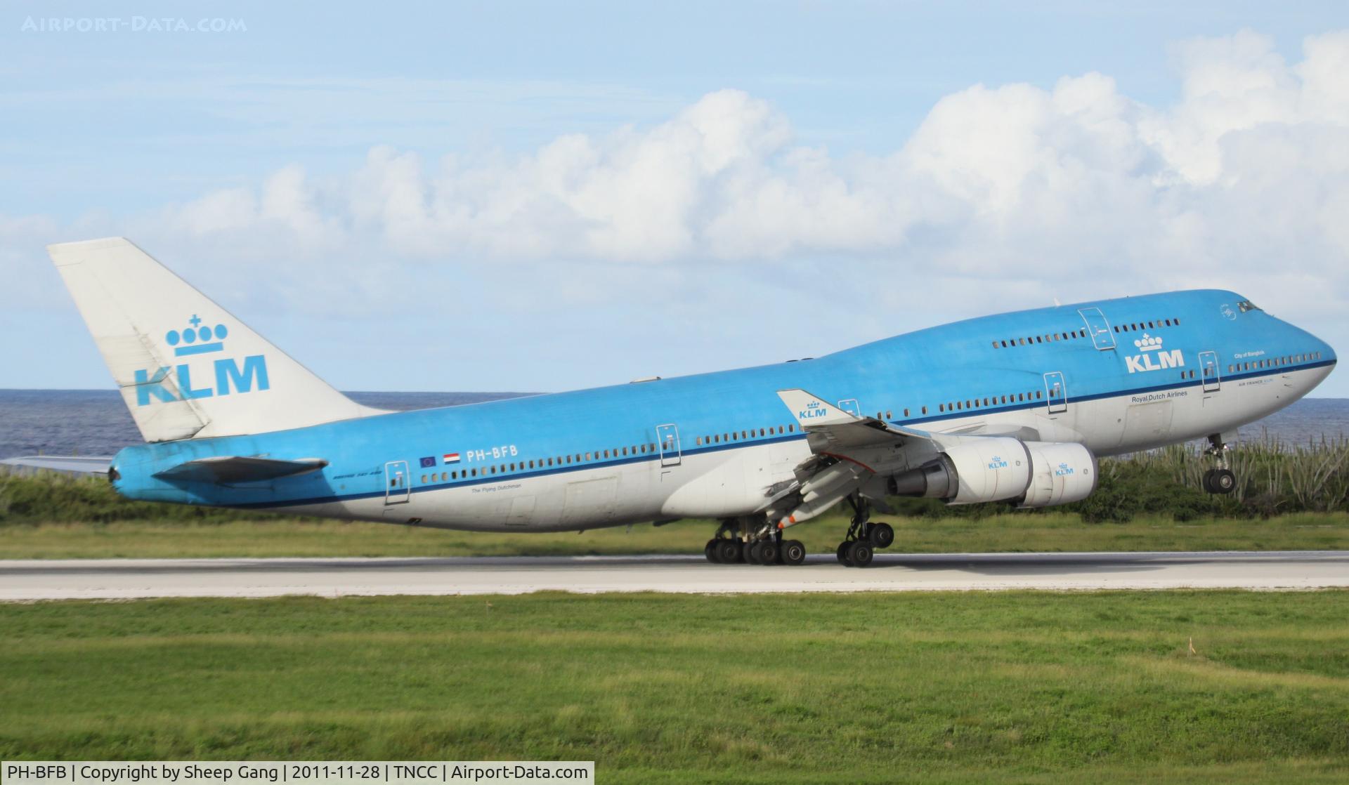 PH-BFB, 1989 Boeing 747-406 C/N 24000, PH-BFB at TNCC