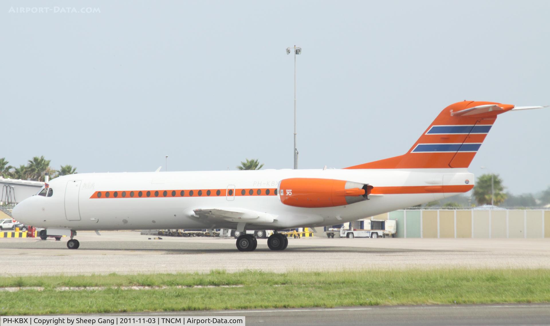PH-KBX, 1996 Fokker 70 (F-28-0070) C/N 11547, PH-KBX at TNCM
