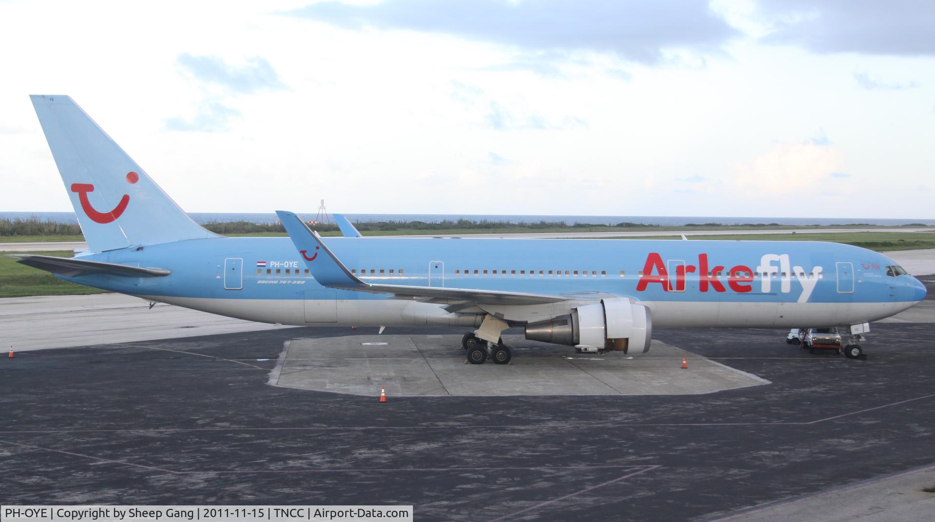 PH-OYE, 1998 Boeing 767-304/ER C/N 28979, PH-OYE at TNCC