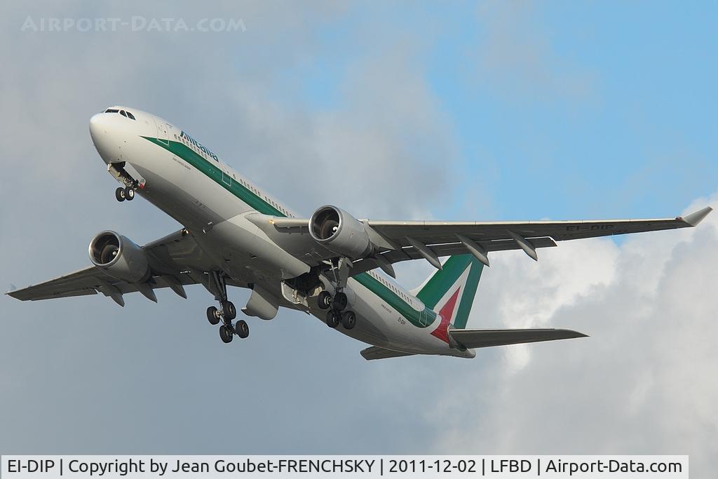 EI-DIP, 2000 Airbus A330-202 C/N 339, new colors for this A330