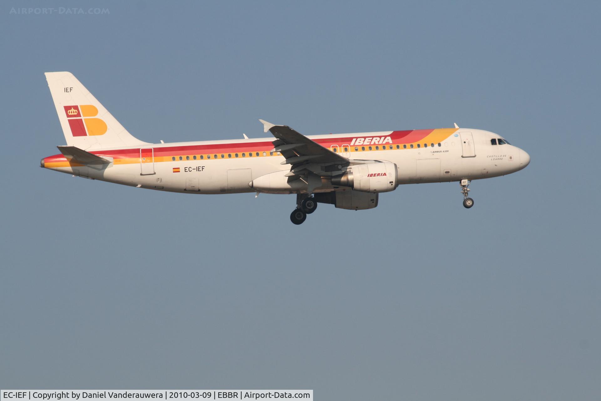 EC-IEF, 2001 Airbus A320-214 C/N 1655, Arrival of flight IB3216 to RWY 02