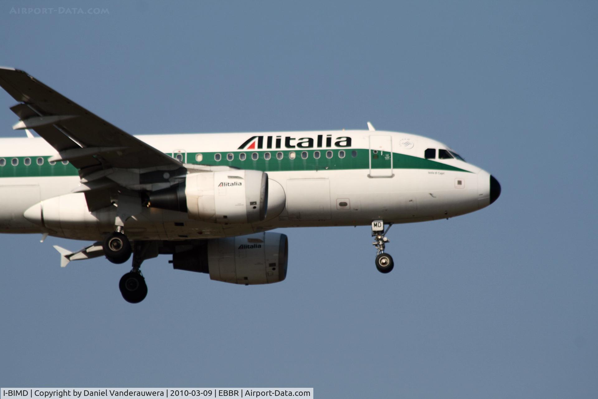 I-BIMD, 2003 Airbus A319-112 C/N 2074, Arrival to RWY 02