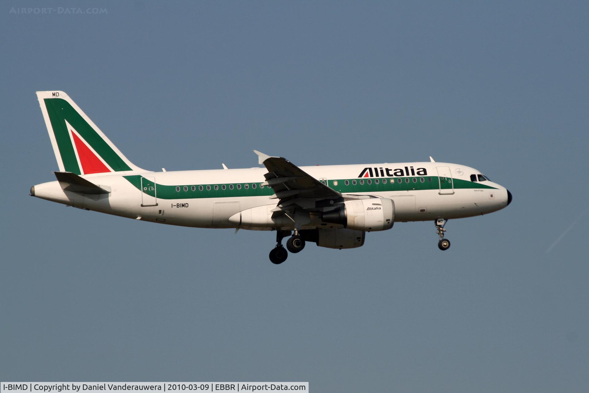 I-BIMD, 2003 Airbus A319-112 C/N 2074, Flight XM5984 is descending to RWY 02