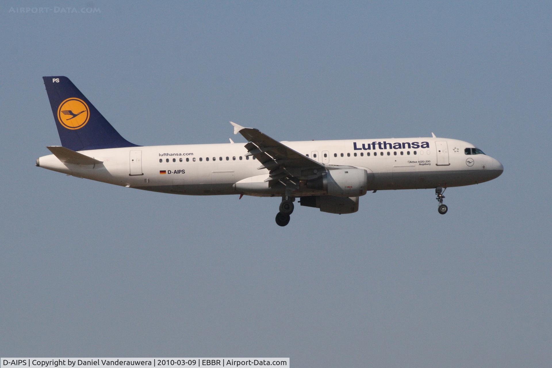 D-AIPS, 1990 Airbus A320-211 C/N 0116, Flight LH4604 is descending to RWY 02