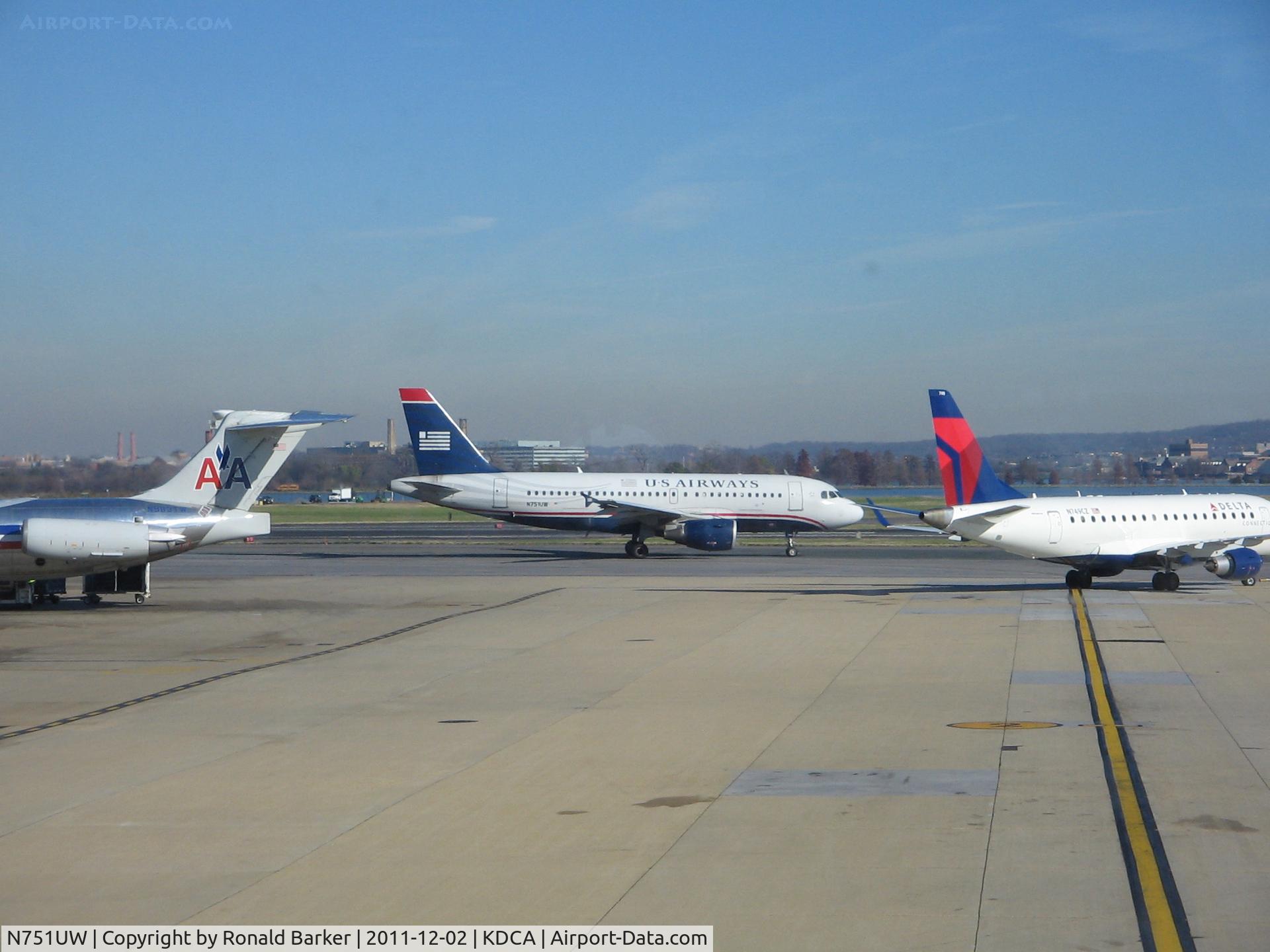 N751UW, 2000 Airbus A319-112 C/N 1317, DCA, VA