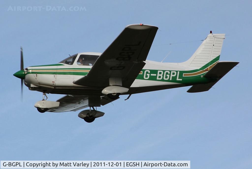G-BGPL, 1979 Piper PA-28-161 Cherokee Warrior II C/N 28-7916289, Arriving at EGSH.