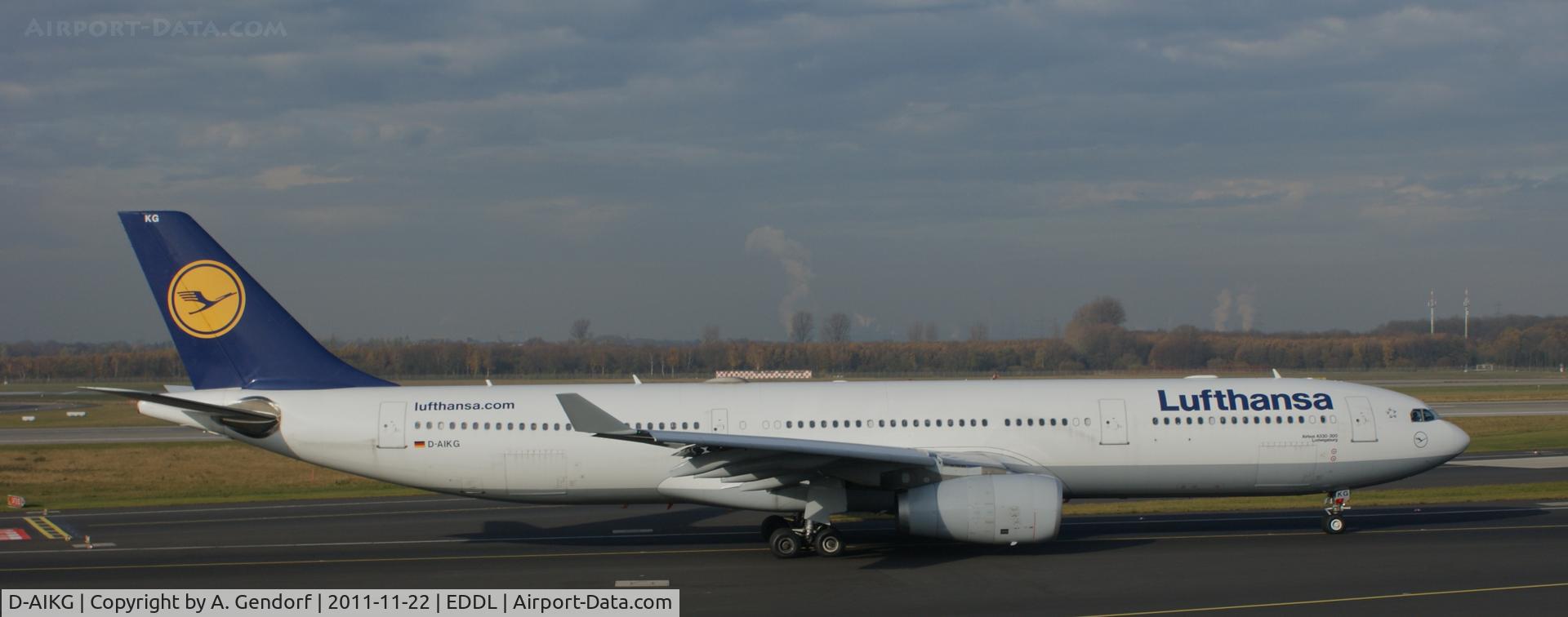 D-AIKG, 2005 Airbus A330-343X C/N 645, Lufthansa, on the Taxiway at Düsseldorf Int´l (EDDL)