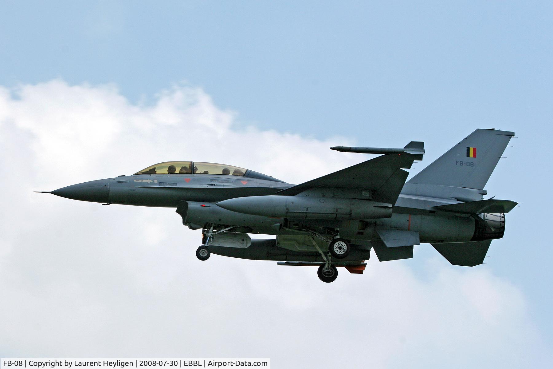 FB-08, 1980 SABCA F-16B Fighting Falcon C/N 6J-8, Landing at KleineBrogel Airbase