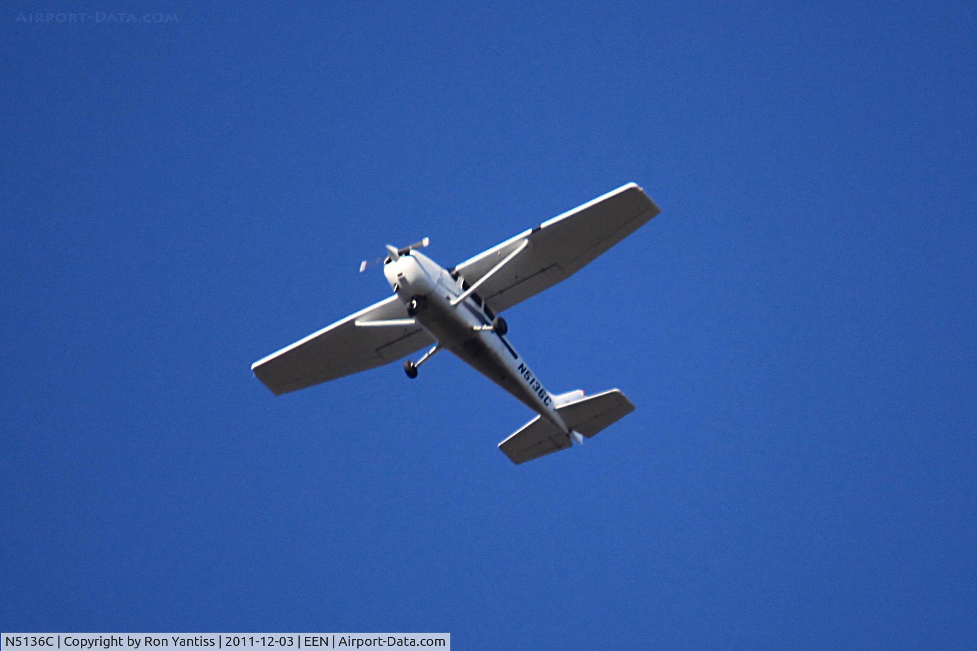 N5136C, 2002 Cessna 172S C/N 172S9150, Departing the pattern to the southwest, Dillant-Hopkins Airport, Keene, NH