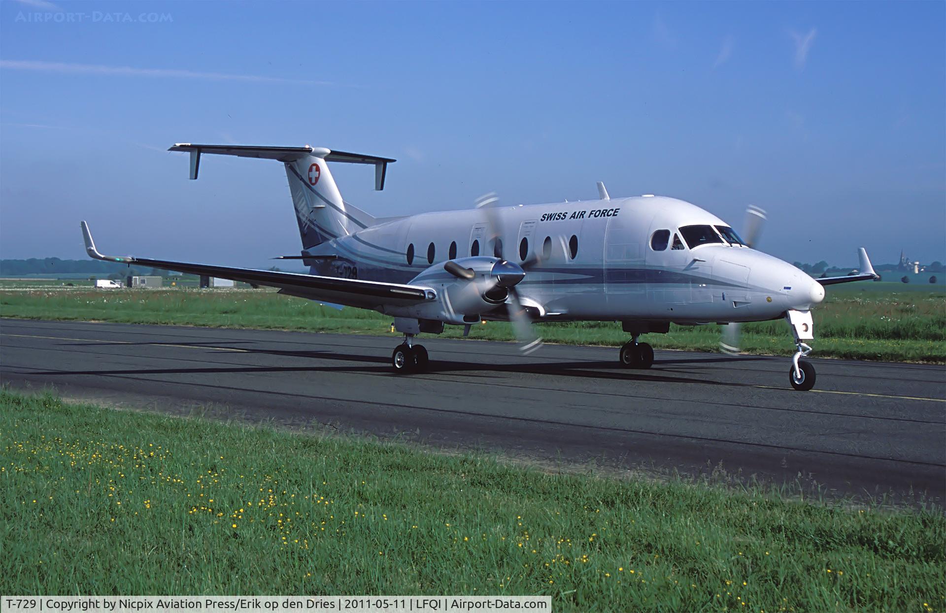 T-729, 1997 Beech 1900D C/N UE-288, Swiss AF Beech-1900D T-729 made some crew fewrries between Cambrai AB and switzerland during the Tigermeet 2011 edition.