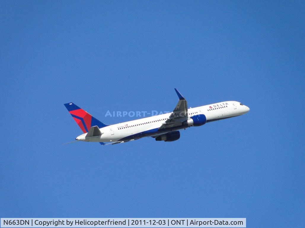 N663DN, 1991 Boeing 757-232 C/N 24992, Taking off from runway 8L