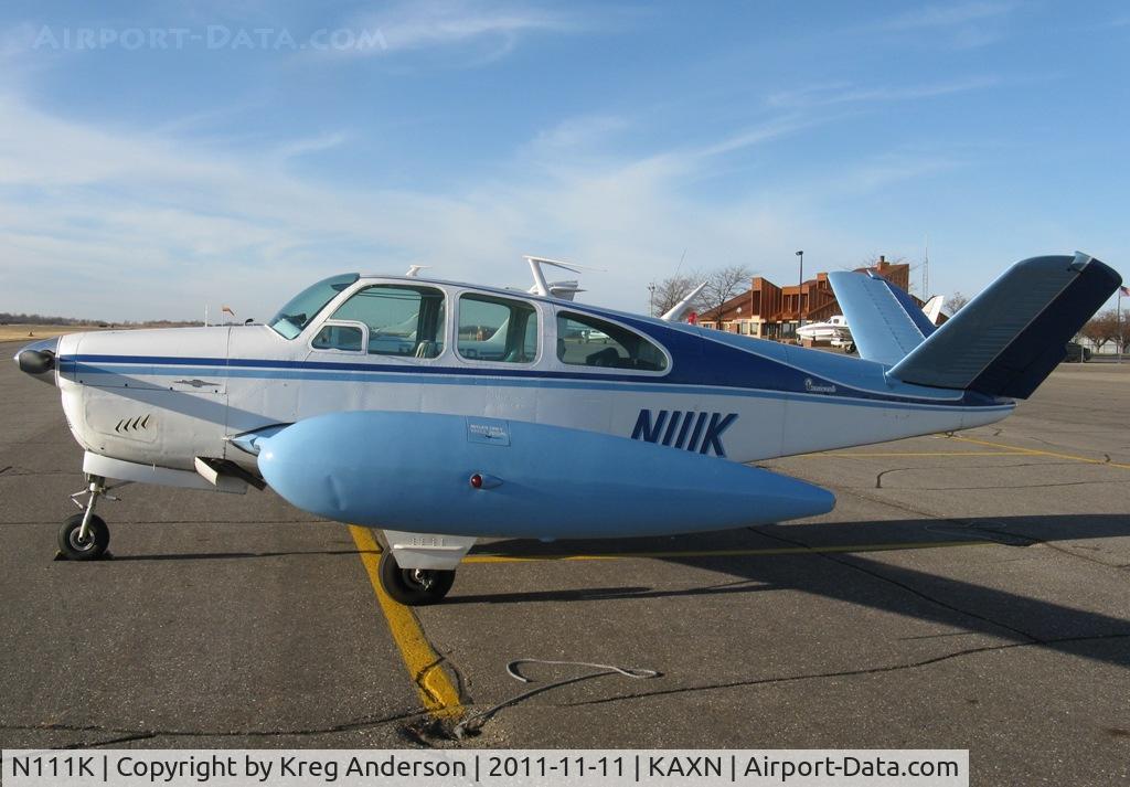 N111K, 1961 Beech N35 Bonanza C/N D-6786, Beech N35 Bonanza on the line.